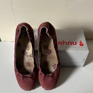 Ahnu Women's Maroon Ballet Flats